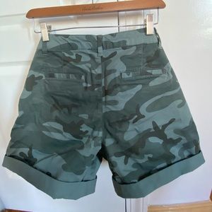 Gap shorts